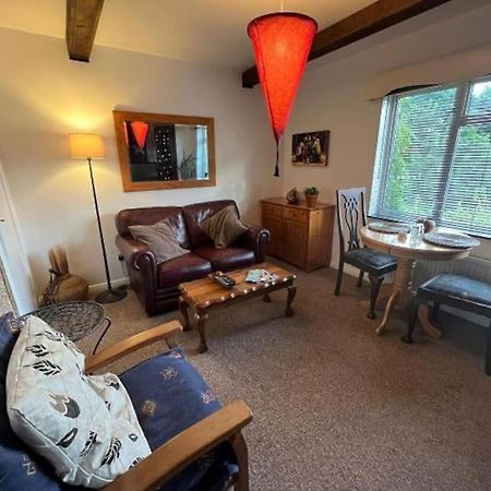 Cosy Private Accommodation In Corsham, Near Bath מראה חיצוני תמונה